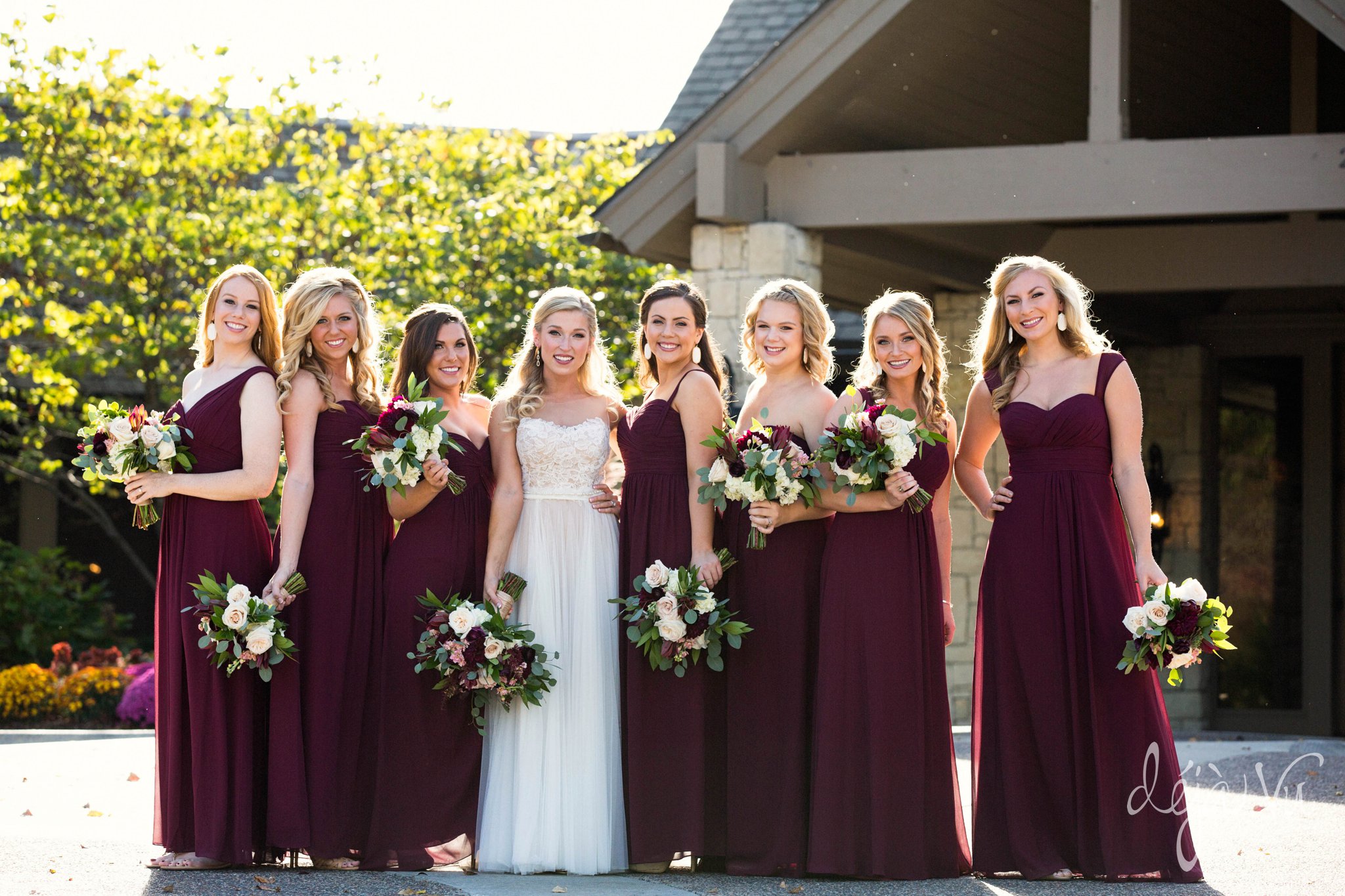 Shadow Glen Country Club Wedding | bridesmaids fashionable | Images by: www.feliciathephotographer.com