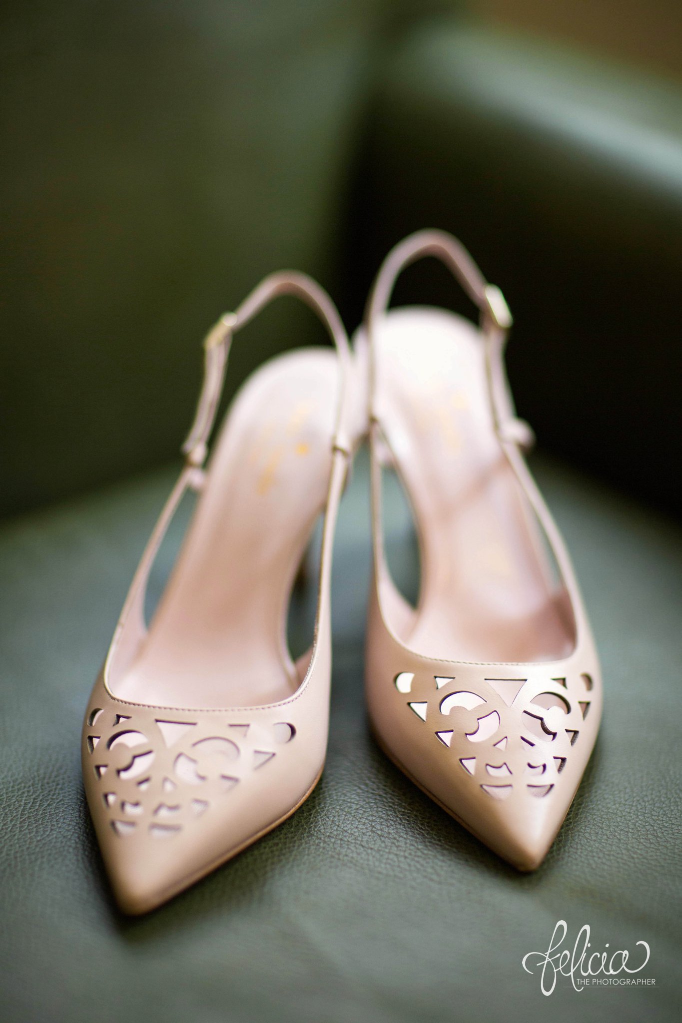 Grace and Holy Trinity Cathedral Wedding Photos |Kansas City | Kate Spade Wedding Shoes | Images by www.feliciathephotographer.com
