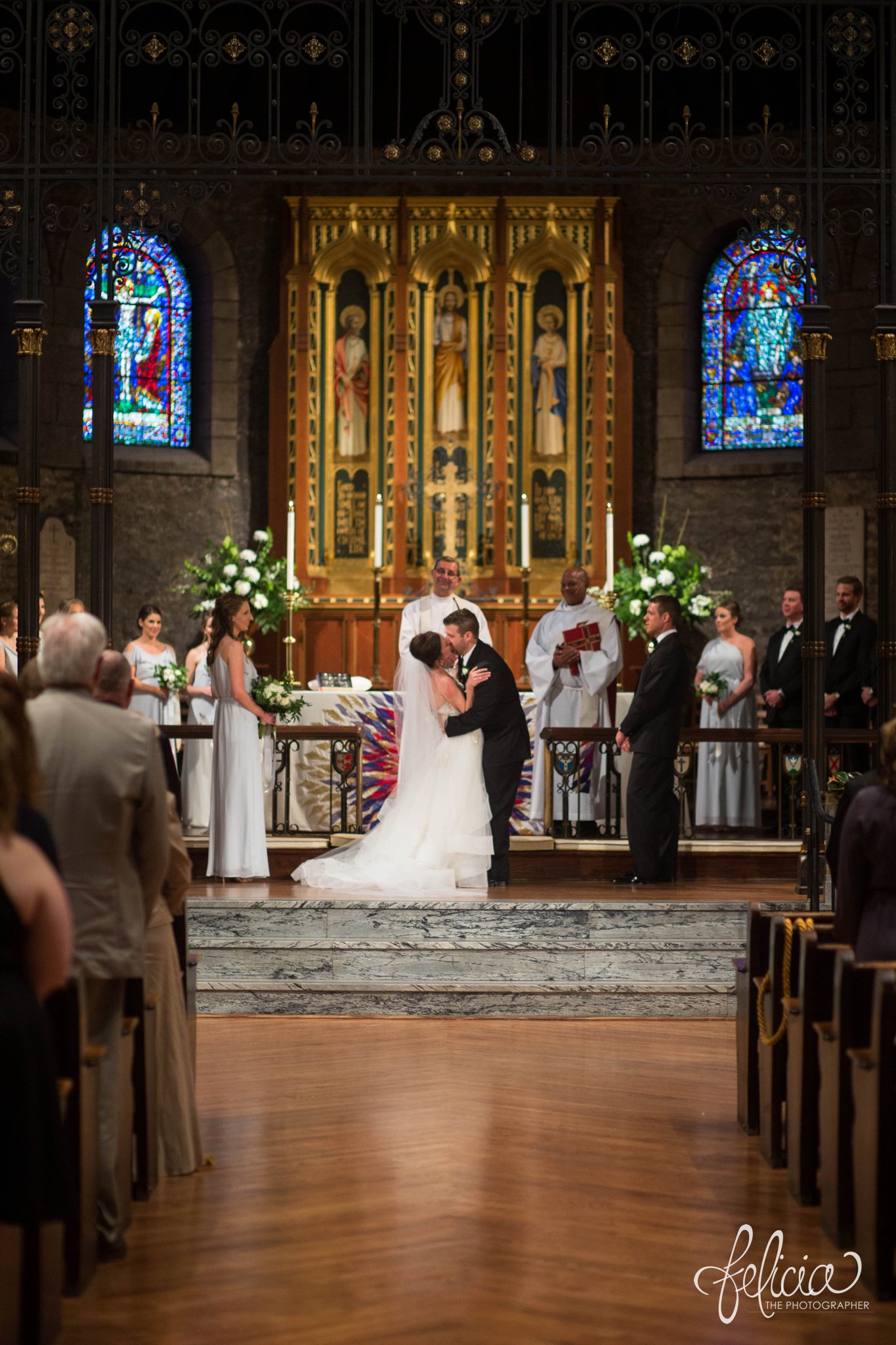 Grace and Holy Trinity Cathedral Wedding Photos | First Kiss | Kansas City | Images by www.feliciathephotographer.com