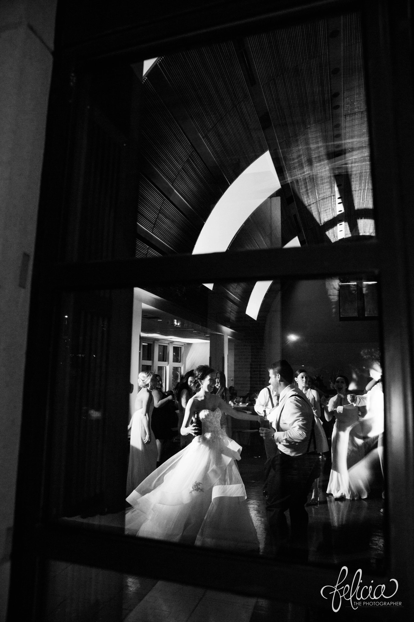 Grace and Holy Trinity Cathedral Wedding Photos | Dance Floor | Kansas City | Images by www.feliciathephotographer.com