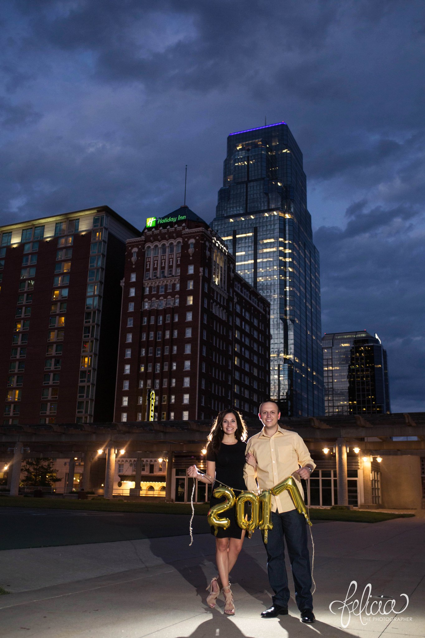 Downtown Kansas City Engagement Photos | Felicia The Photographer | 2017