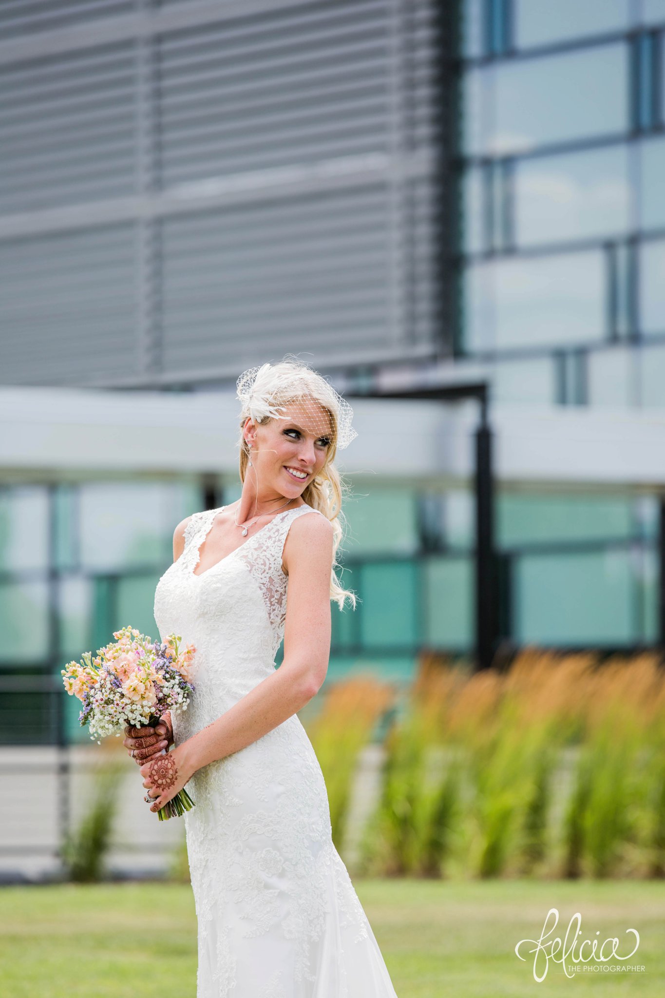 Bride Pose | Poppy and Clovers Florals | Maggie Soterro Melanie | Kansas City