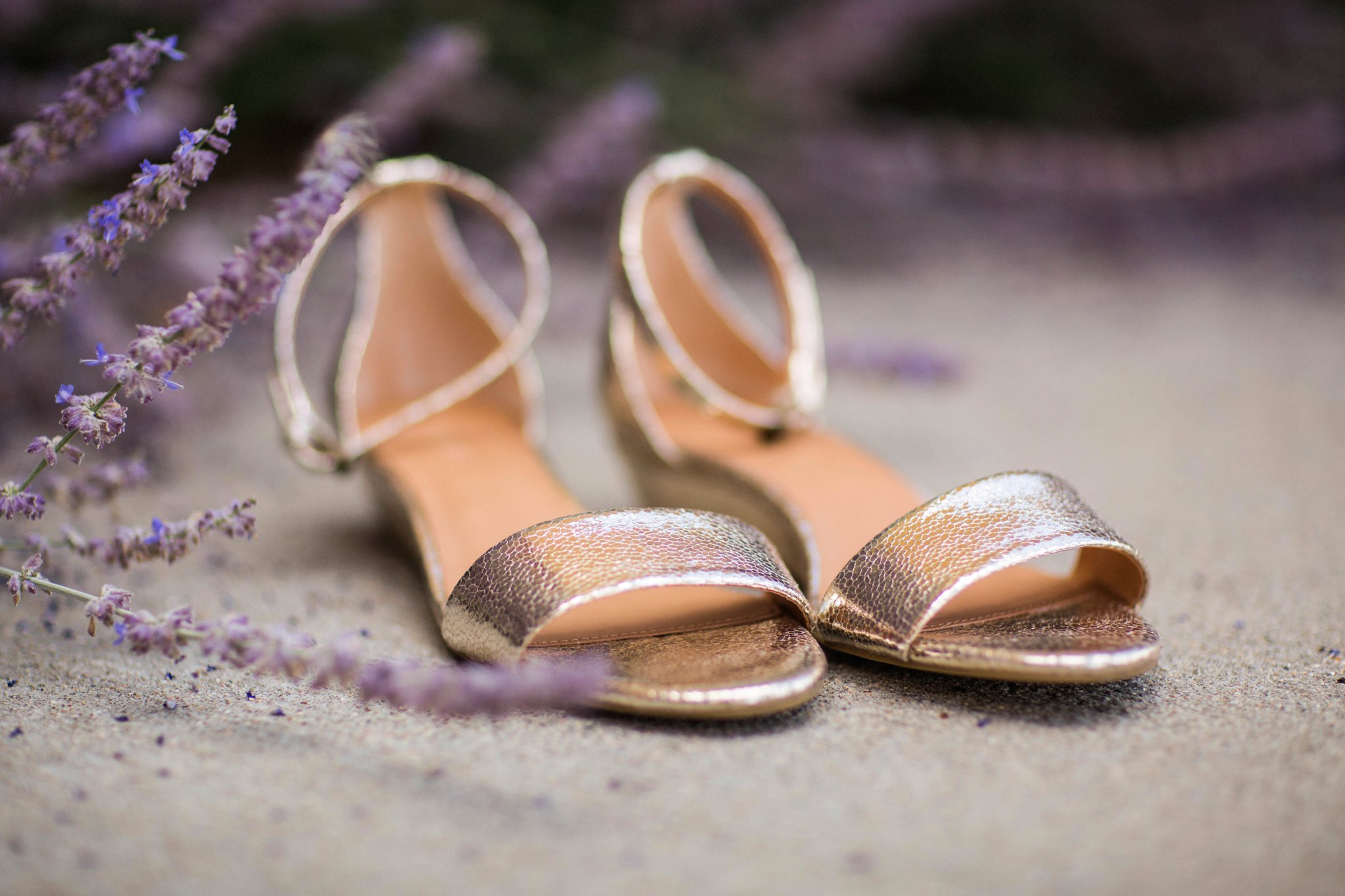 Sioux Falls Wedding Photos | Destination Photographer | Felicia The Photographer | wedding shoes | Sandals | Flats | gold | J. Crew | Lavender 