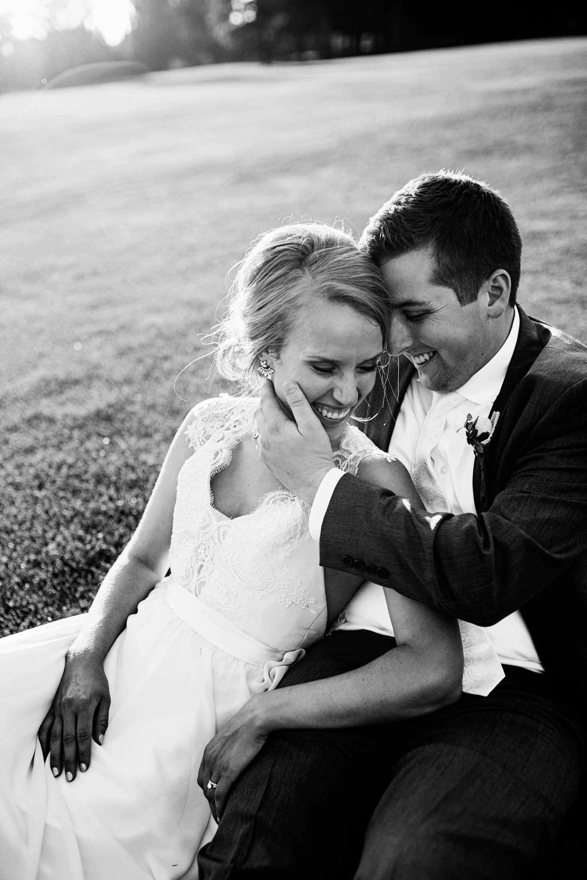 Sioux Falls Wedding Photos | Destination Photographer | Felicia The Photographer | Brandon Golf Club | Bride and Groom | Golden Hour | Black and White | Candid