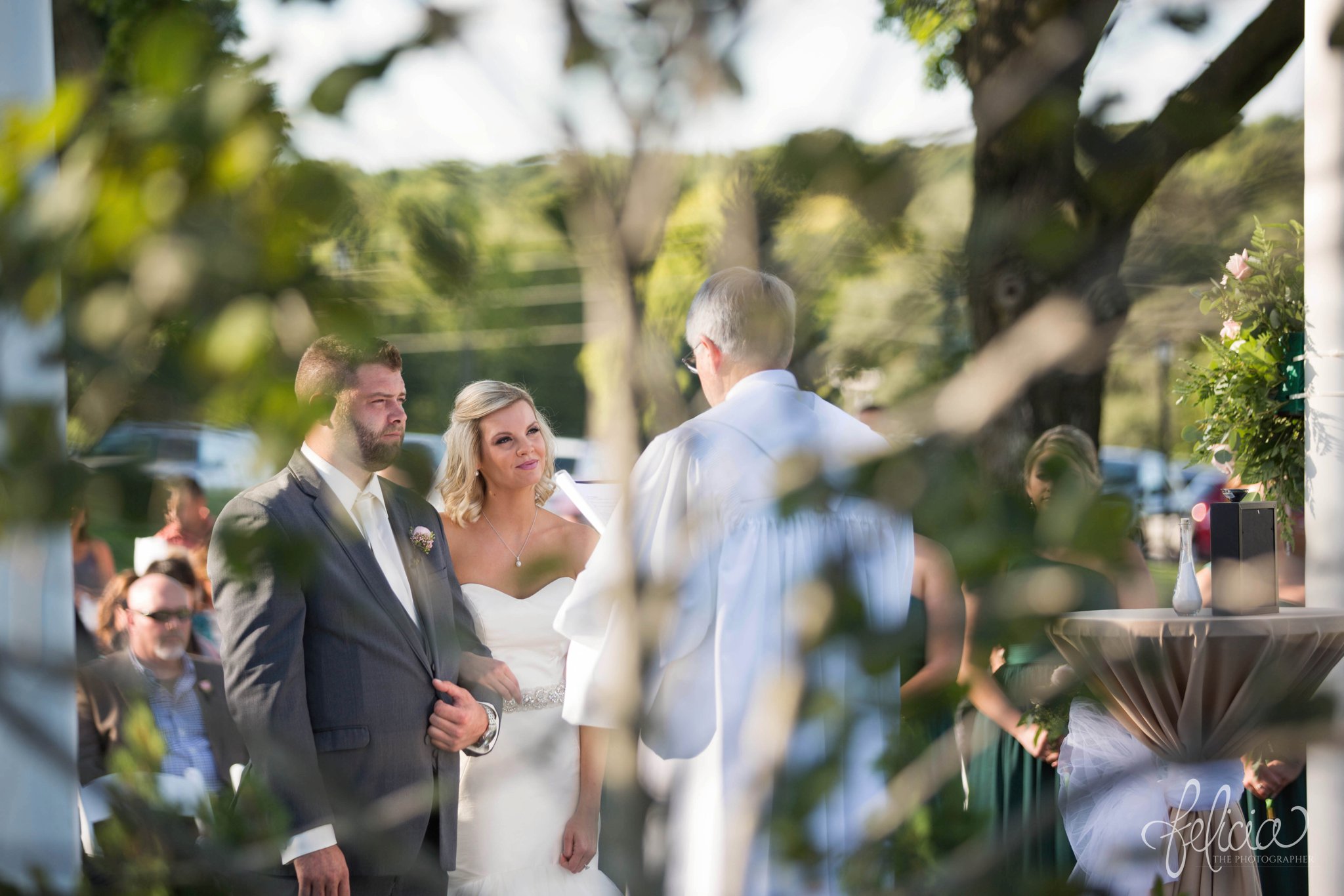 Outdoor Ceremony Candids | Eighteen Ninety | Kansas City Wedding Venue | Felicia The Photographer