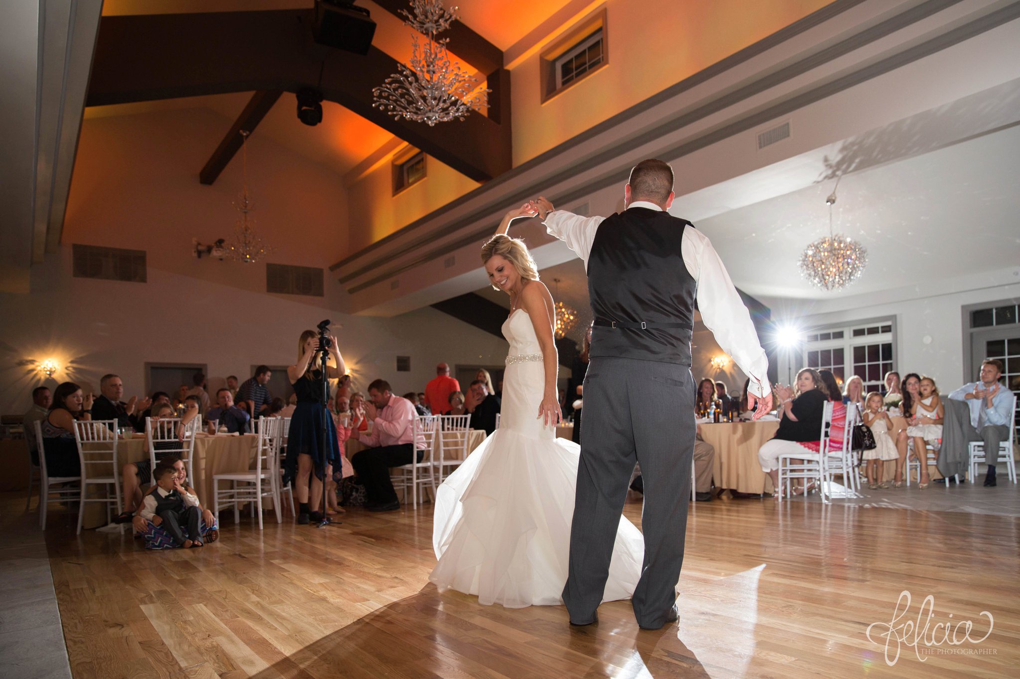 First Dance | Eighteen Ninety | Photos | Kansas City Wedding Venue | Felicia The Photographer