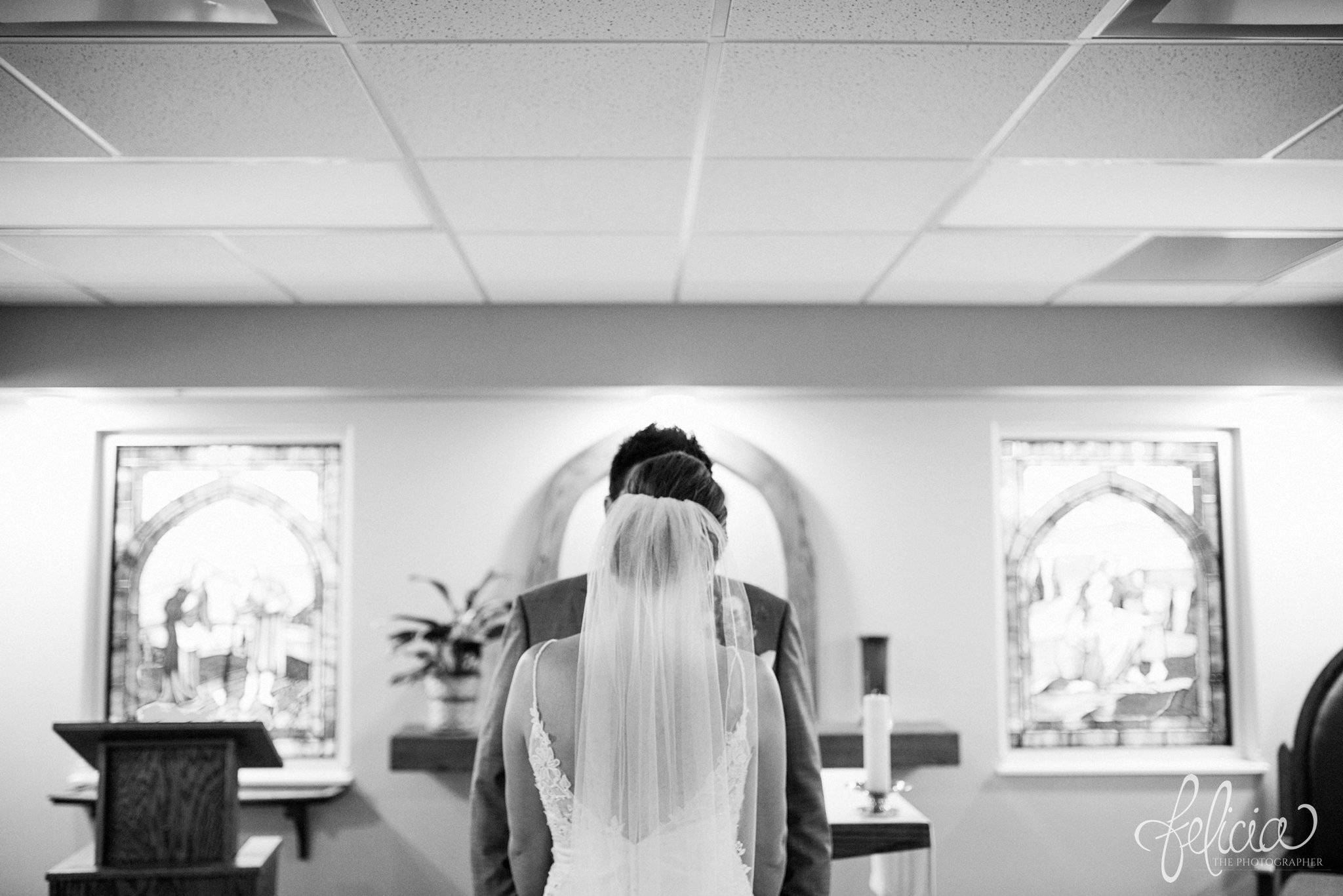 Black and White | Wedding | Wedding Photography | Wedding Photos | Travel Photographer | Images by feliciathephotographer.com | Getting Ready | Wedding Prep | First Look | Prayer 