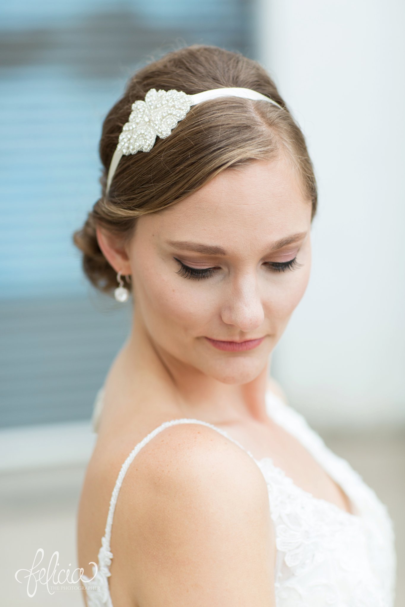 Wedding | Wedding Photography | Wedding Photos | Travel Photographer | Images by feliciathephotographer.com | Kansas | Bride Portrait | Hair Accessories | Headband | Poised 