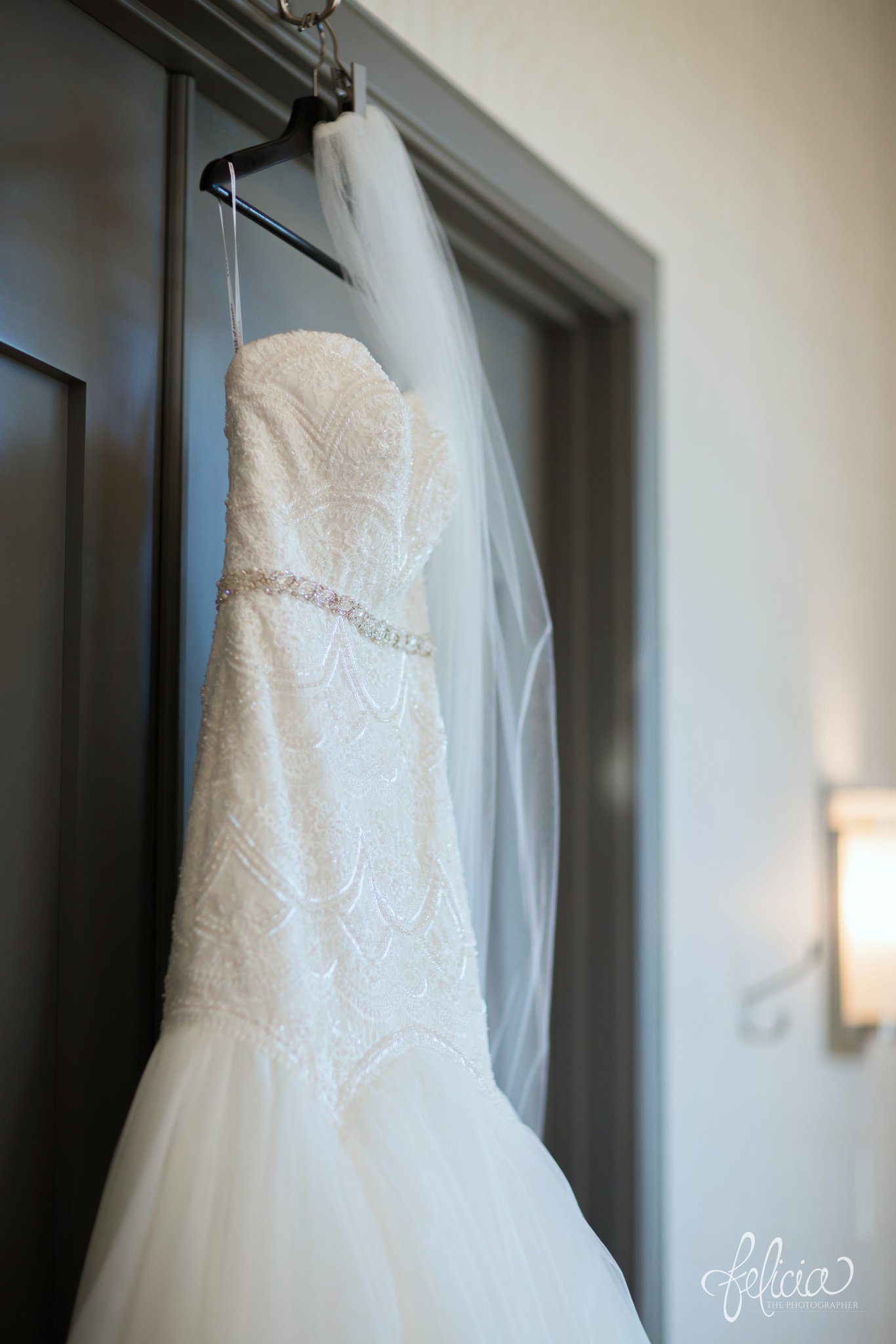 Navy and gold Wedding | Felicia the Photographer | Noahs Event Venue | Drop Waist | Essense of Australia | Scallop | Lace | Beading | Tulle