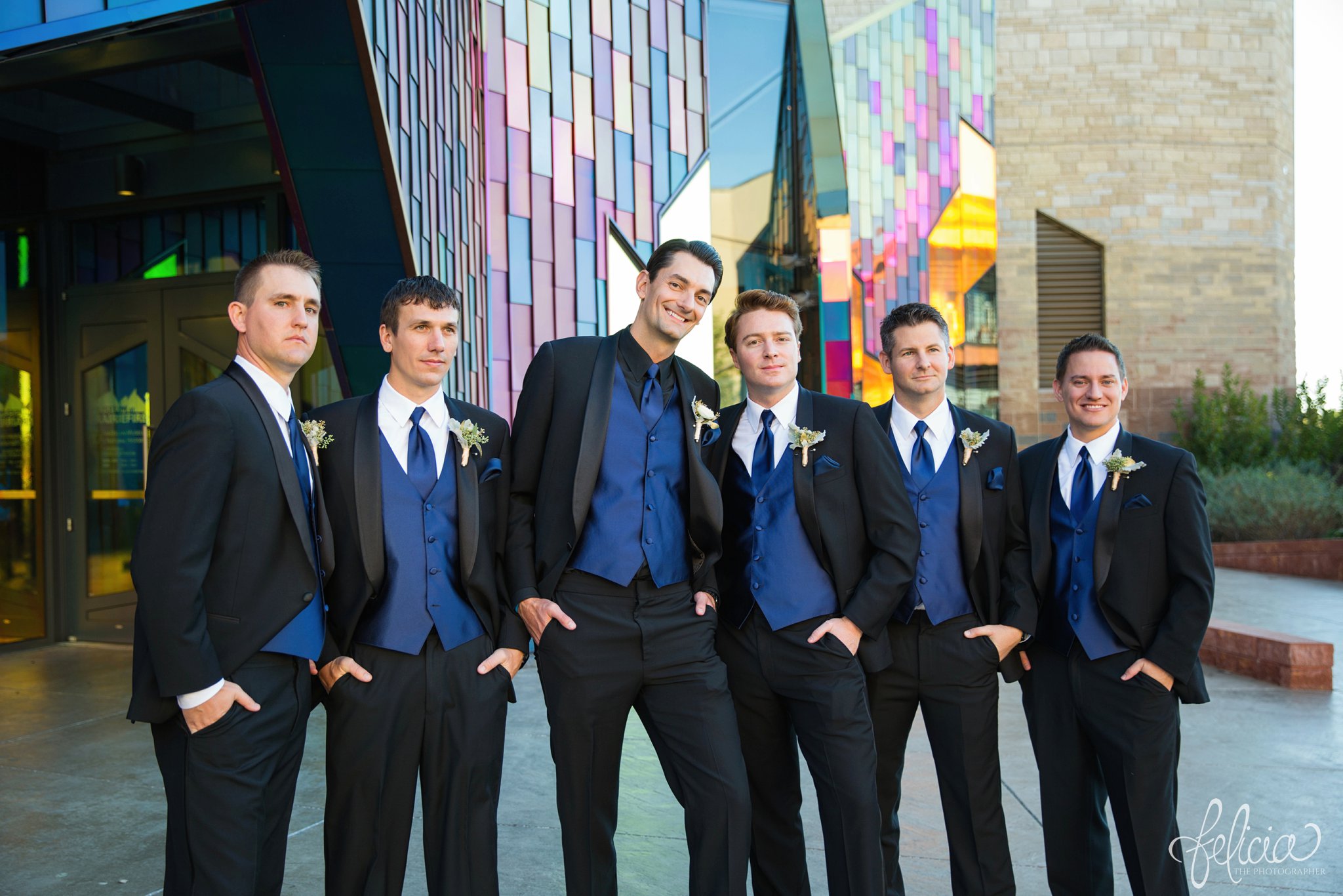 Navy and gold Wedding | Felicia the Photographer | Colorful Wedding Photos | Groomsmen 