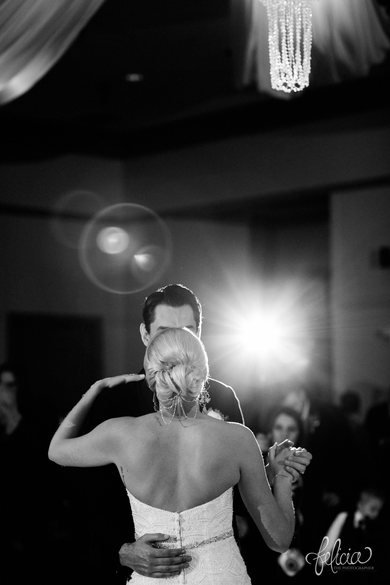 Navy and Gold Wedding Photos | Noahs Event Venue | Reception | First Dance | Black and white