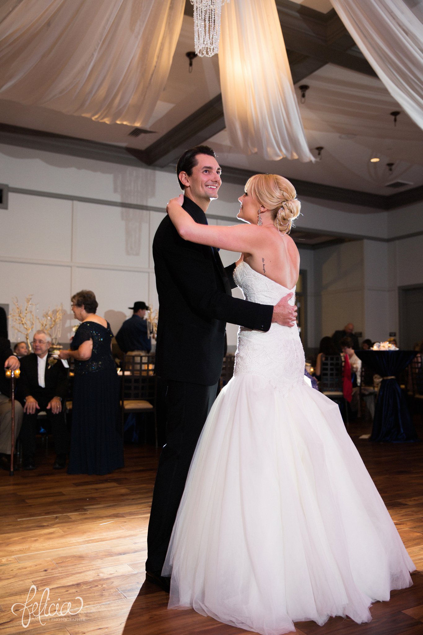 Navy and Gold Wedding Photos | Noahs Event Venue | Reception | First Dance