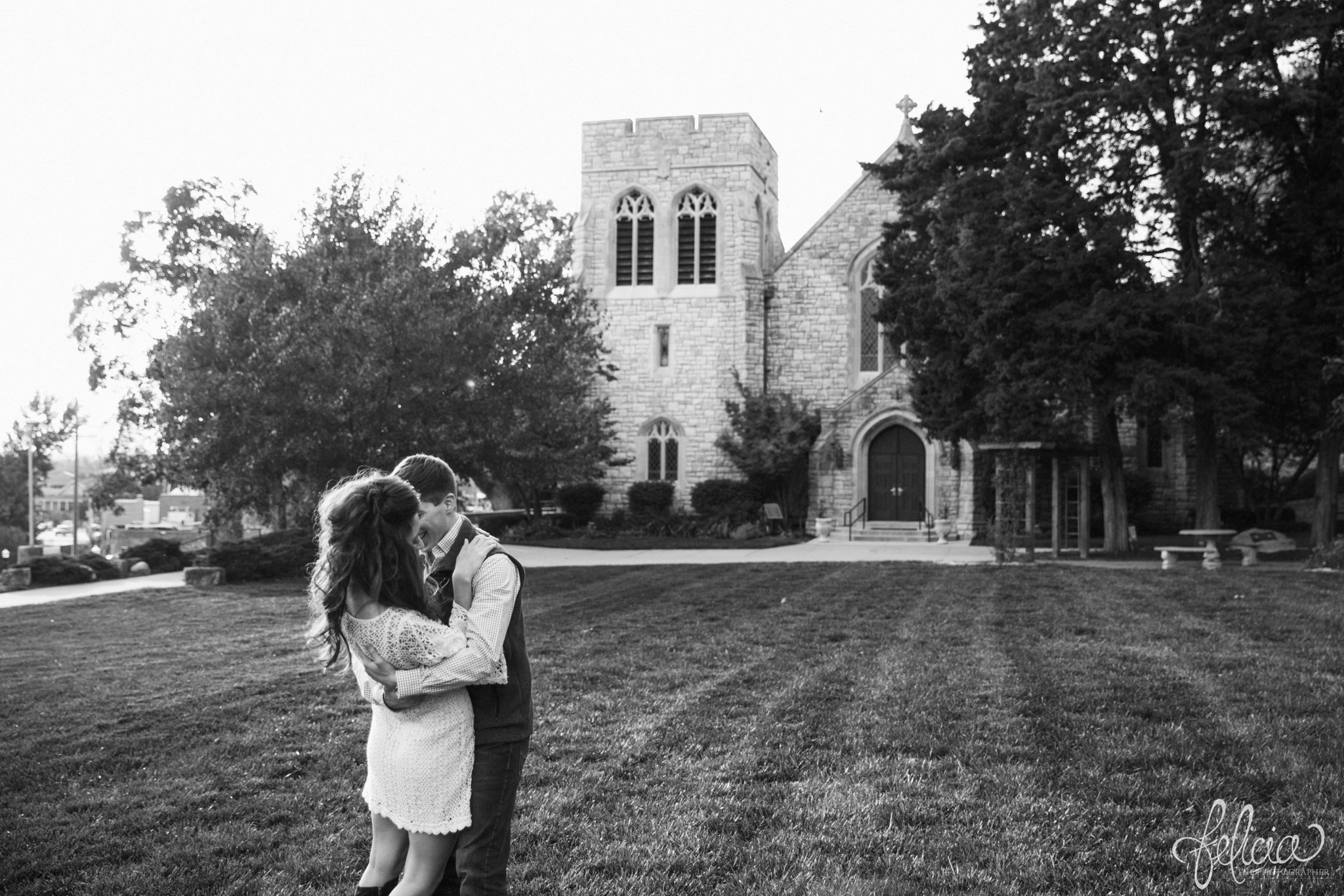 Black and White | Engagement Photos | Engagement Photography | Sunset | Sunset Photography | Felicia the Photographer | Images by feliciathephotographer.com | Fall | Autumn | Lake | Fall Leaves | Hugging | Back to Camera 