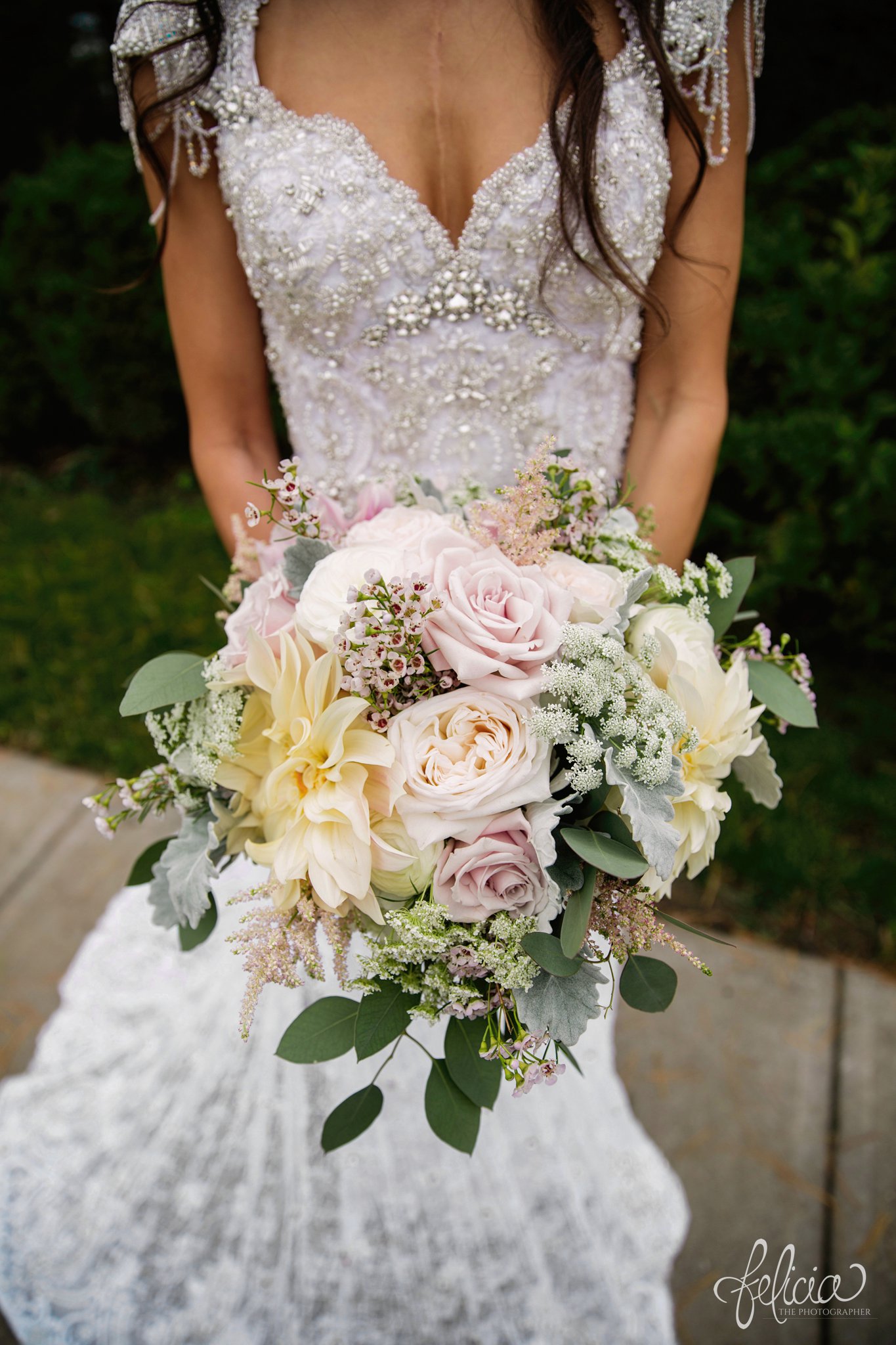 Wedding Details | Bouquet | Good Earth Floral | Kansas City | Felicia The Photographer