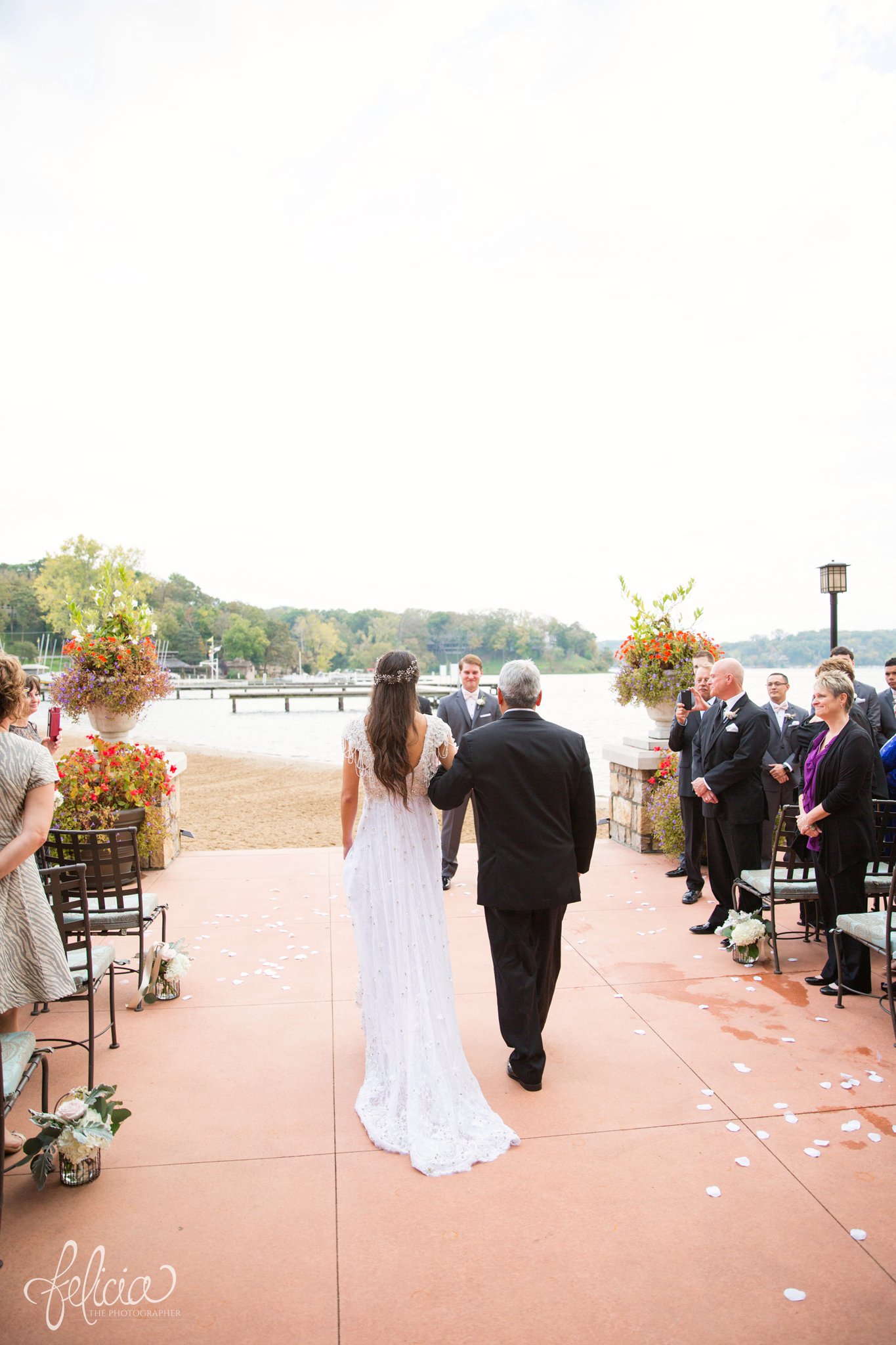 Lake Quivira | Outdoor Ceremony | Kansas City | Felicia The Photographer