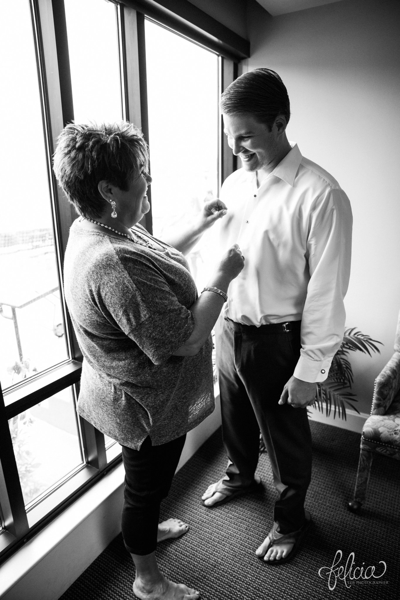 Photography | Mother of the Groom | Black and White | Candid | Kansas City | Felicia The Photographer