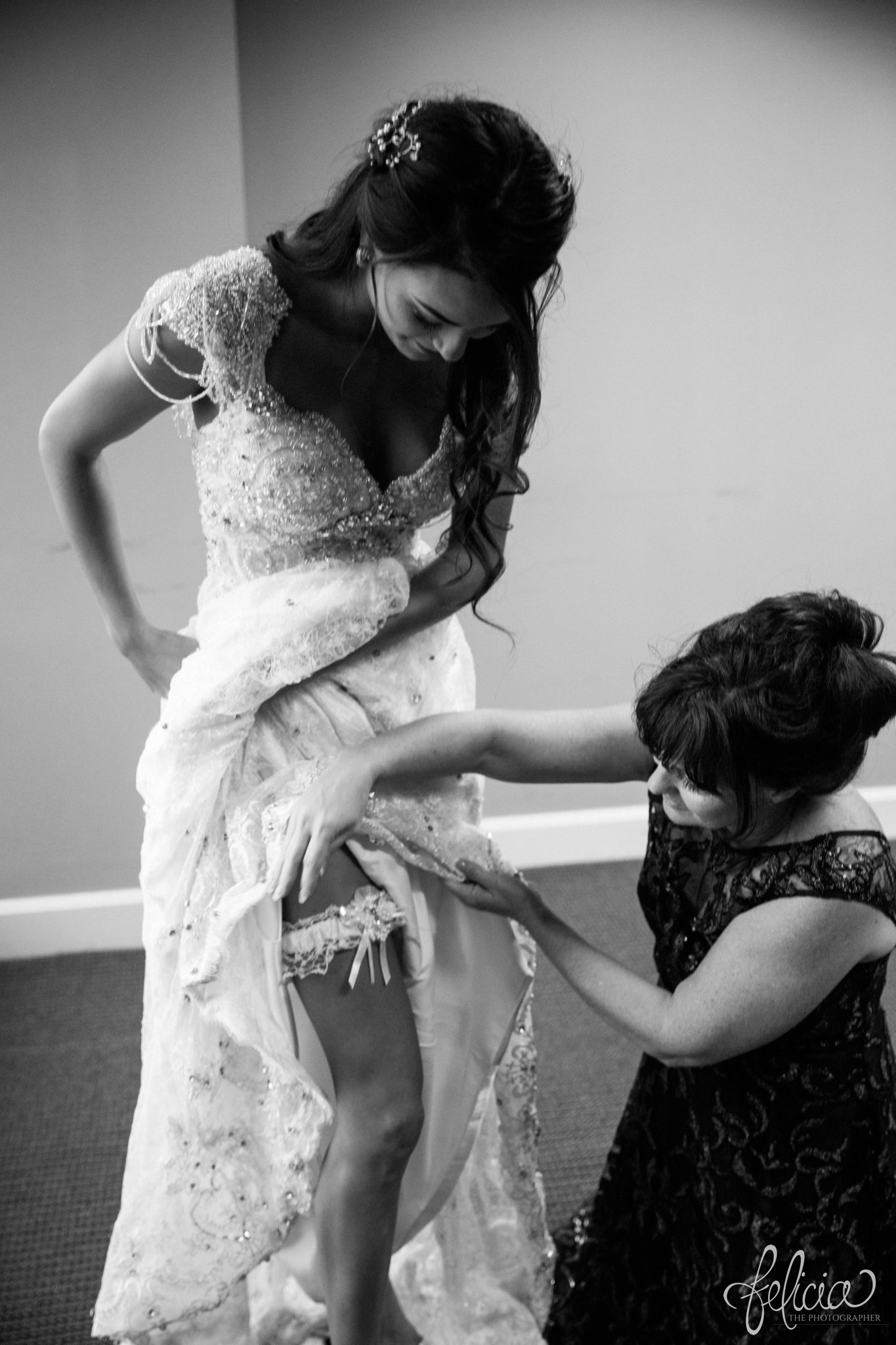 Wedding Details | Photography | Mother of The Bride | Black and White | Candid | Kansas City | Felicia The Photographer