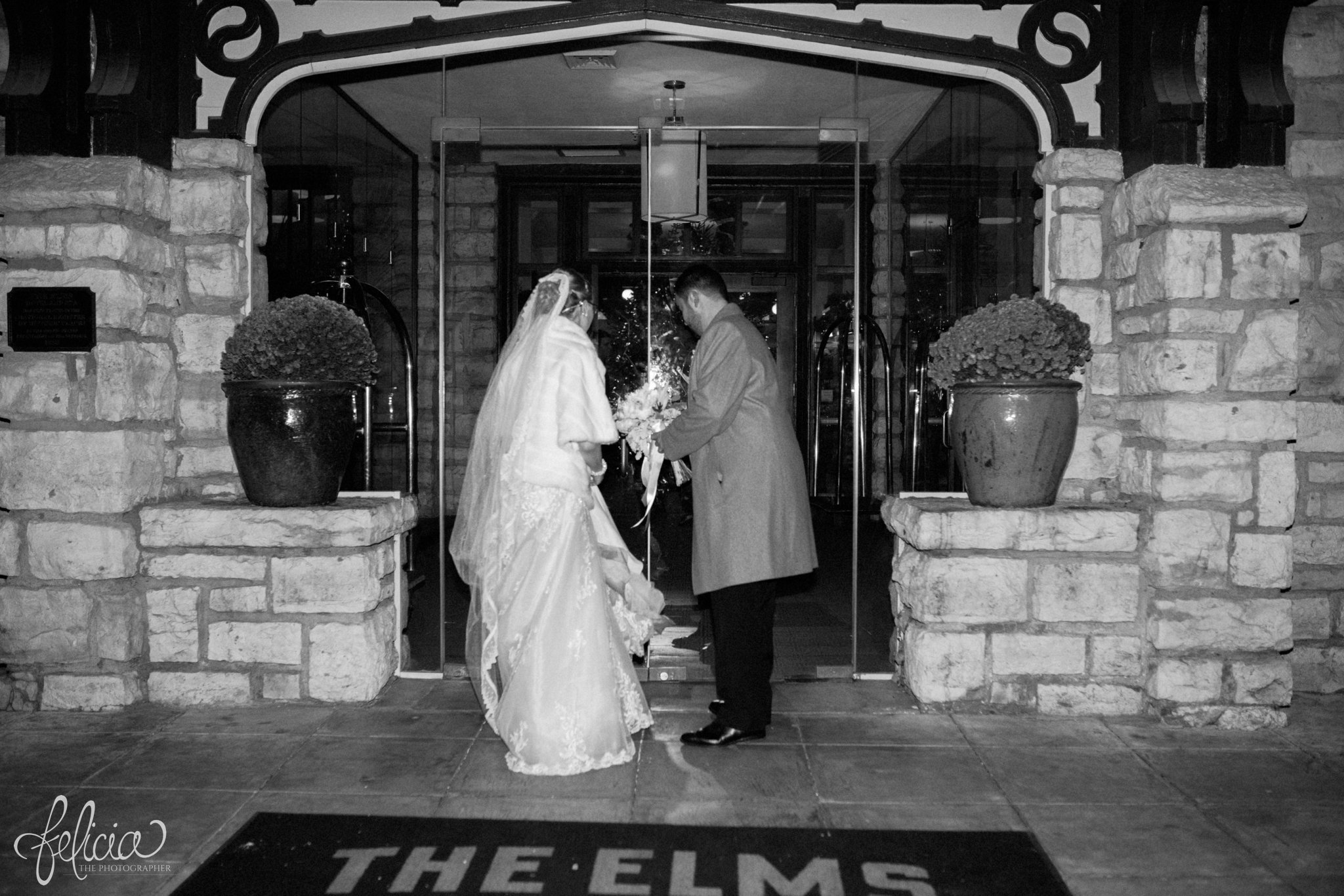 black and white | wedding | wedding photos | wedding photography | black and gold | Winter Wedding | Gatsby Wedding | The Elms | images by feliciathephotographer.com | Excelsior Springs | historic venue | night portraits | bride and groom portraits | night wedding | romantic outdoor pose | bride wedding coat 