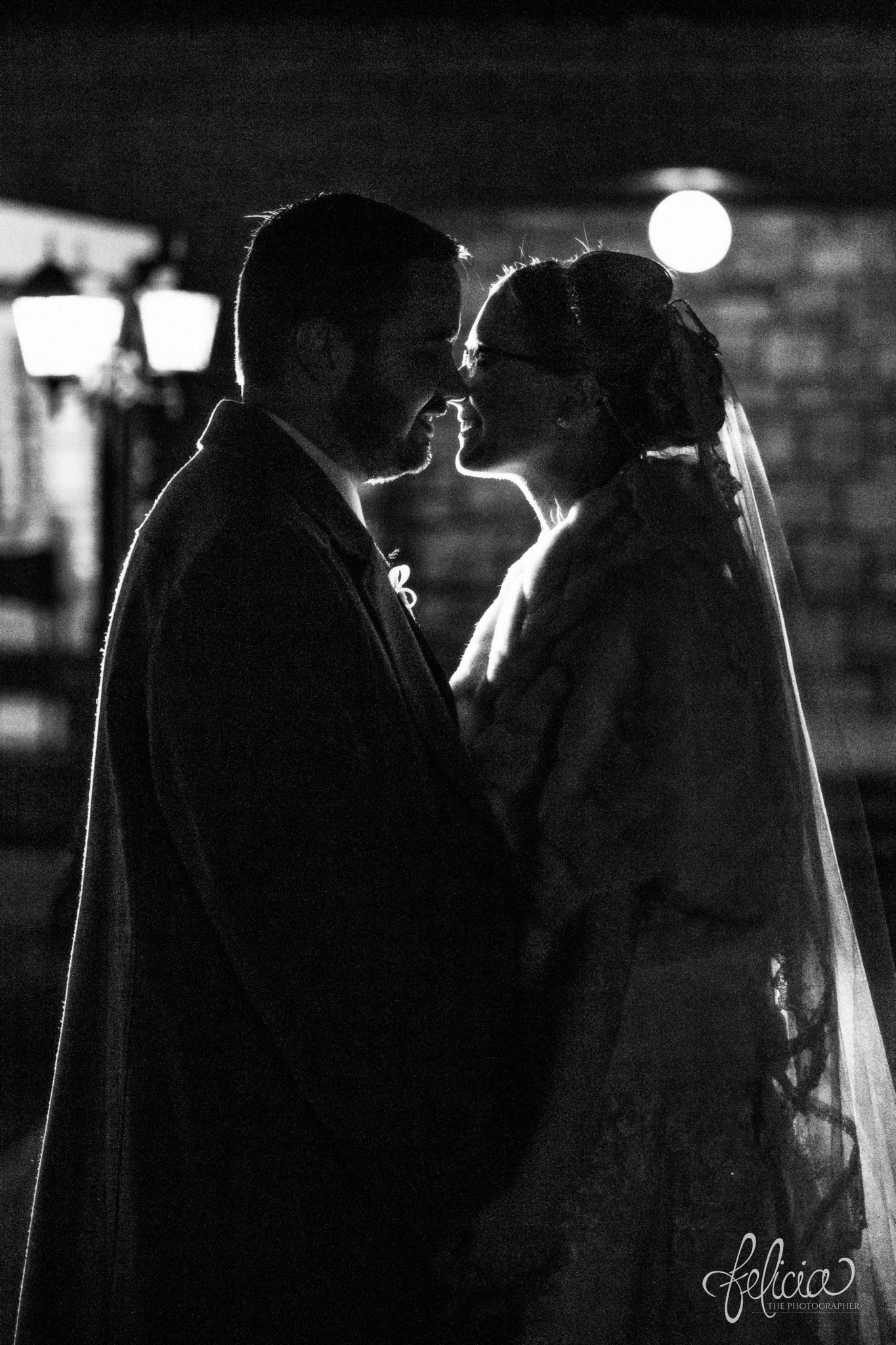 black and white | wedding | wedding photos | wedding photography | black and gold | Winter Wedding | Gatsby Wedding | The Elms | images by feliciathephotographer.com | Excelsior Springs | historic venue | night portraits | bride and groom portraits | night wedding | romantic outdoor pose 