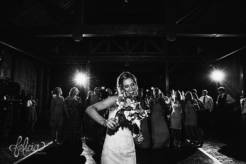 images by feliciathephotographer.com | mildale farm | destination wedding photographer | kansas | country | bouquet toss | details | black and white | single ladies | laughter | smile | reception | party | celebration | 