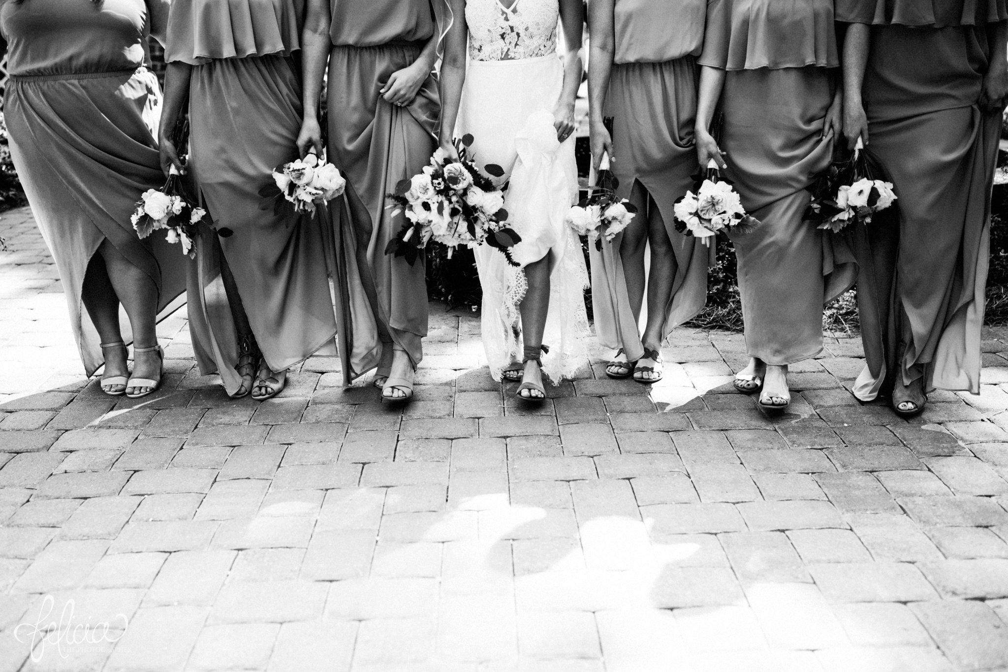 images by feliciathephotographer.com | destination wedding | the makey house | dave gibson coordinator | travel photographer | Savannah, georgia | southern | pre ceremony | black and white | details | bridesmaid | bouquet | shoes | simple | 