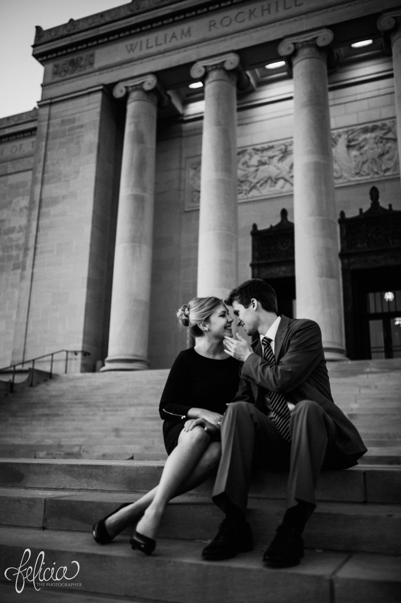 images by feliciathephotographer.com | wedding photographer | kansas city missouri | engagement | black and white | joy | nelson atkins | romantic | kiss | stone | columns | 
