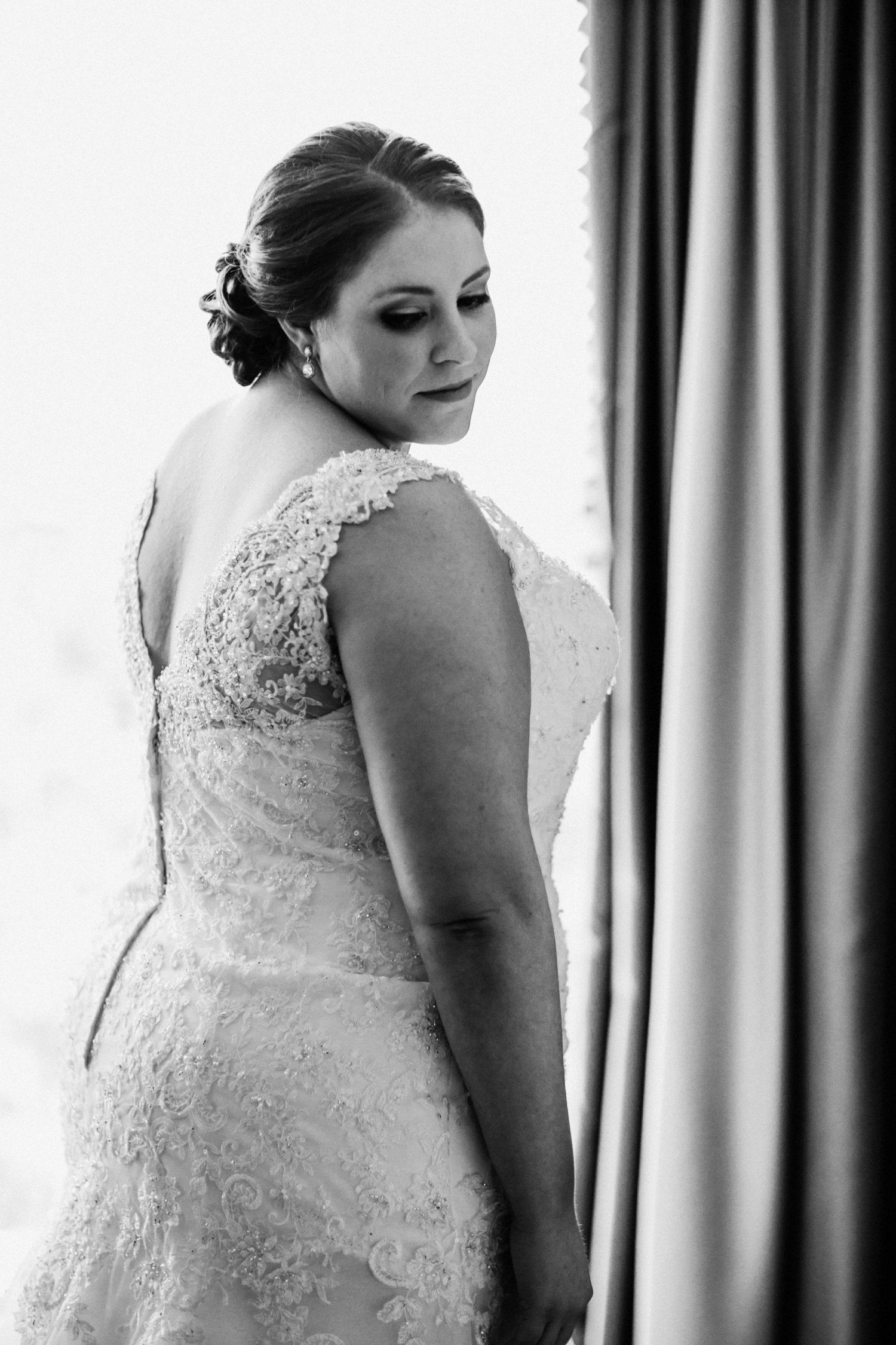 images by feliciathephotographer.com | destination wedding photographer | spring time | carriage club | exclusive | details | getting ready | pre ceremony | black and white | stella york | belle vogue bridal | lace | jhon josephsons salon | hair updo | 