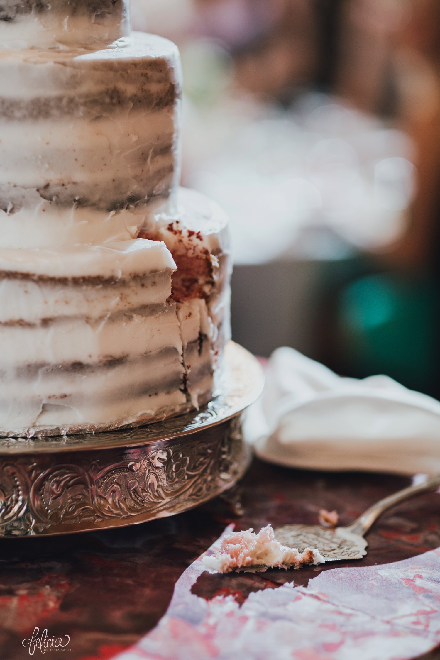 images by feliciathephotographer.com | destination wedding photographer | kansas city | reception | venue | cutting the cake | raw edges | restoration 1894 | 