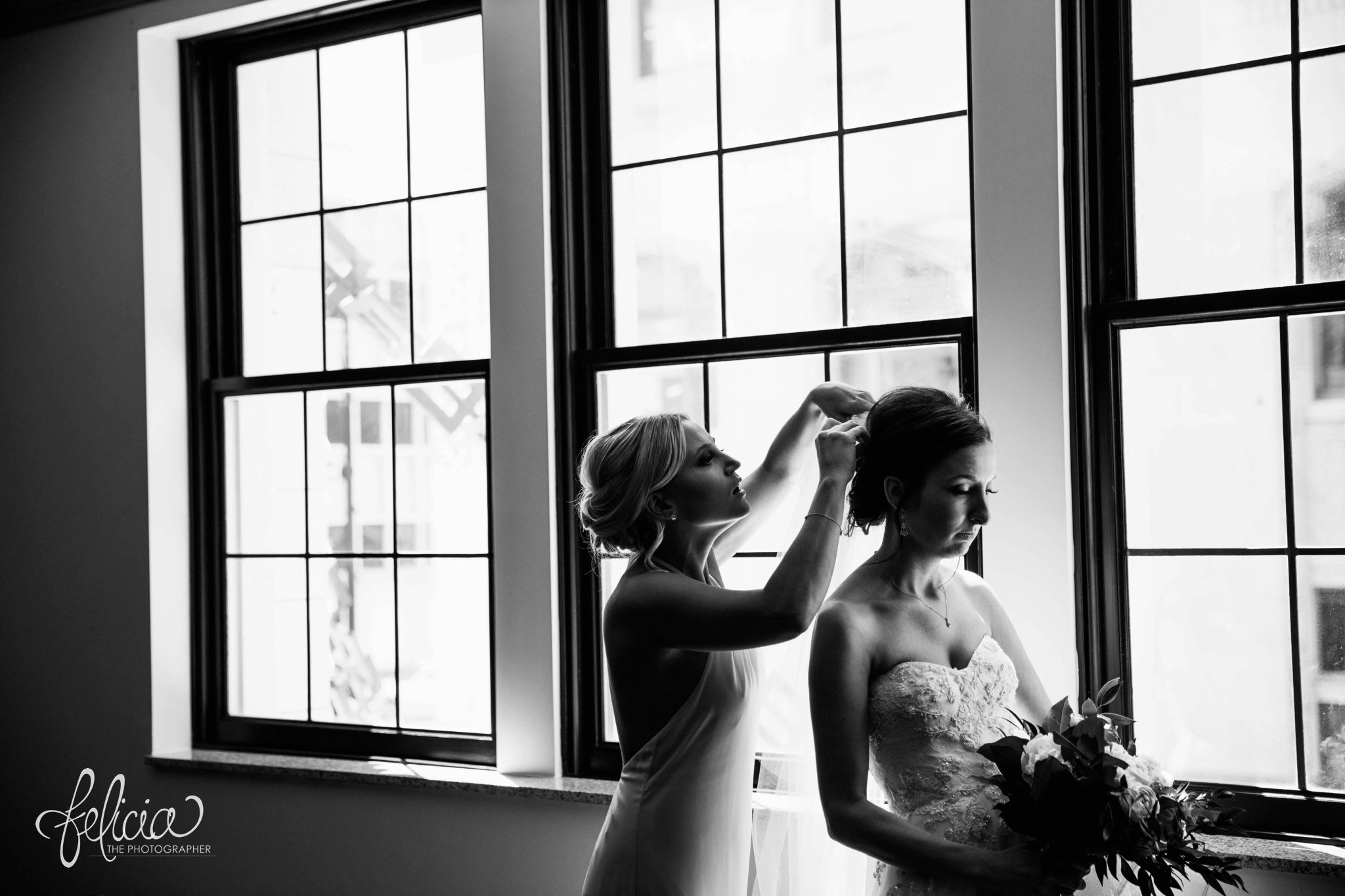 Grace and Holy Trinity Cathedral Wedding Photos | Kansas City | Black and White Bride Getting Ready | Images by www.feliciathephotographer.com