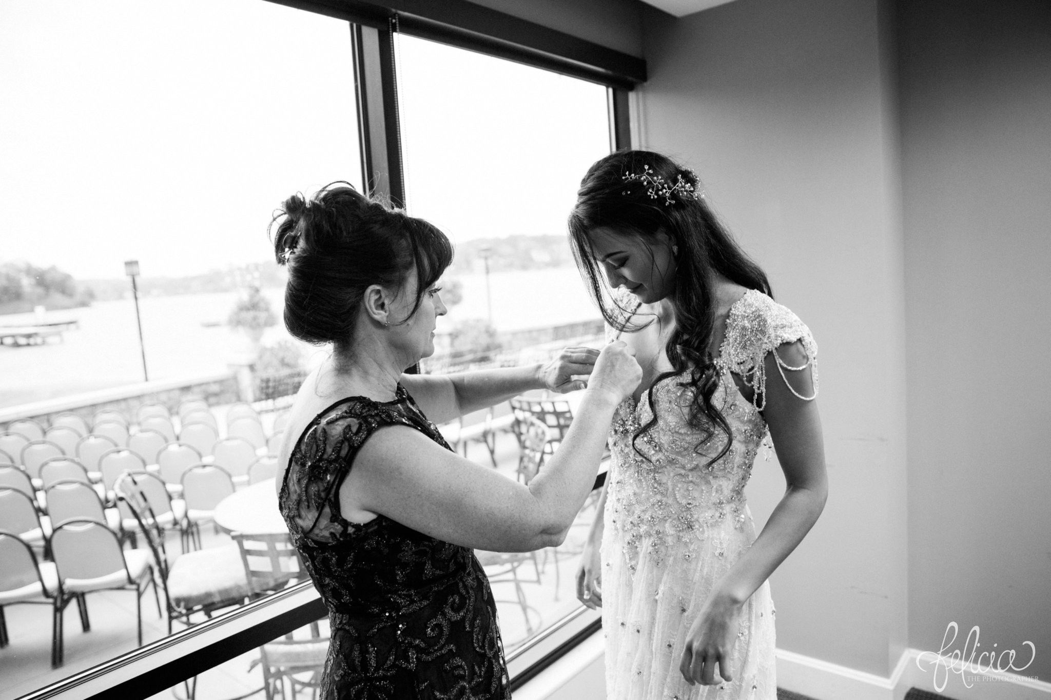 Wedding Details | Photography | Mother of The Bride | Black and White | Candid | Kansas City | Felicia The Photographer