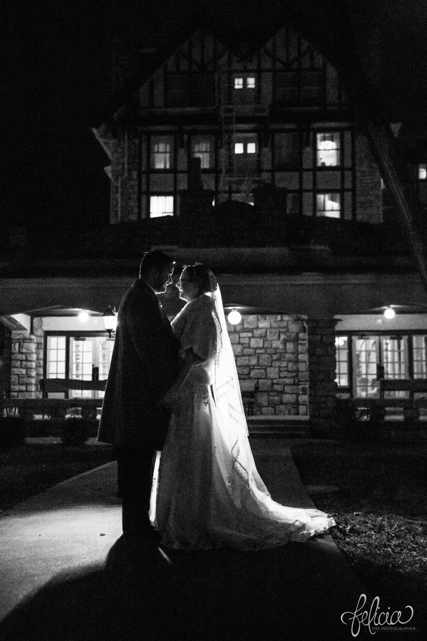 black and white | wedding | wedding photos | wedding photography | black and gold | Winter Wedding | Gatsby Wedding | The Elms | images by feliciathephotographer.com | Excelsior Springs | historic venue | night portraits | bride and groom portraits | night wedding | romantic outdoor pose 